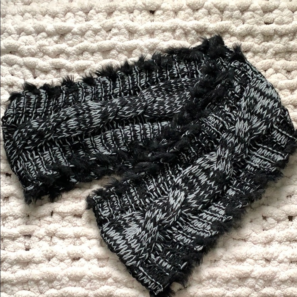 Maurice’s infinity scarf